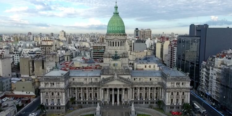 El Gobierno convocará a la “oposición y a todos los sectores” a discutir Programa Plurianual