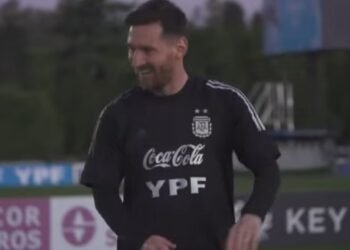 Messi rumbo a la titularidad ante Brasil y Paredes estuvo a la par de todos