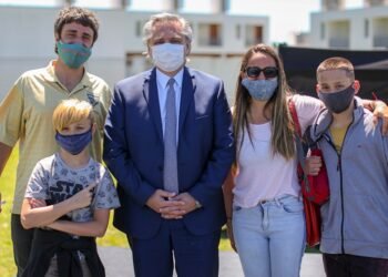 El Presidente encabeza la entrega de viviendas más importante en la historia del Procrear