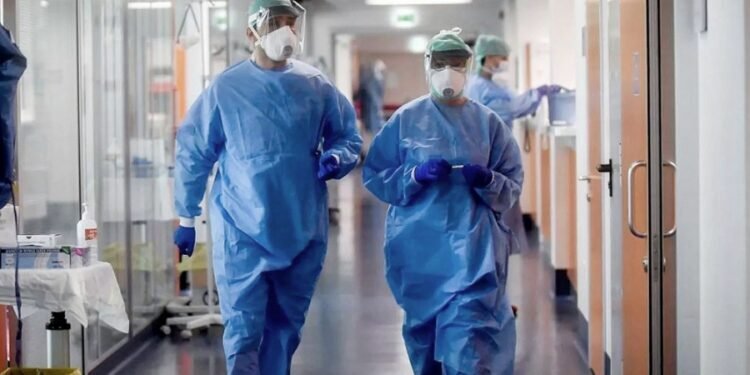 Manzur dijo que el Gobierno monitorea “en forma permanente” la situación epidemiológica