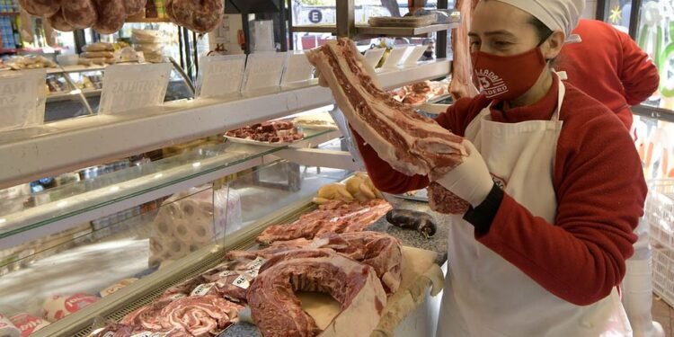 La carne aumentó 2,3% en enero, por debajo de la inflación
