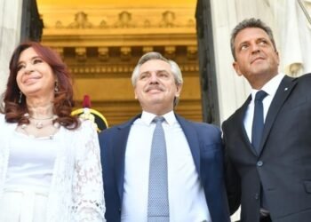 “Es hora de reconocer y registrar las actividades de la economía popular”, dijo Fernández