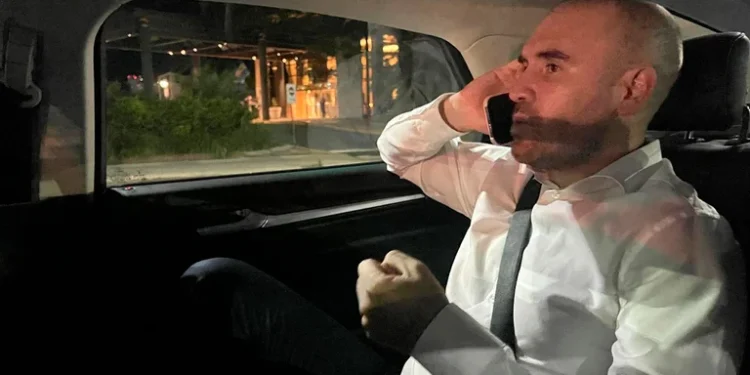 Guzmán retrasó su viaje a Washington y prepara los detalles del nuevo impuesto a la “renta inesperada”