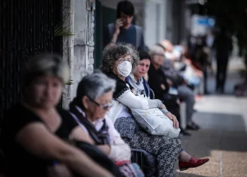 Bono para jubilados: el Gobierno oficializó el pago de $6.000 en abril