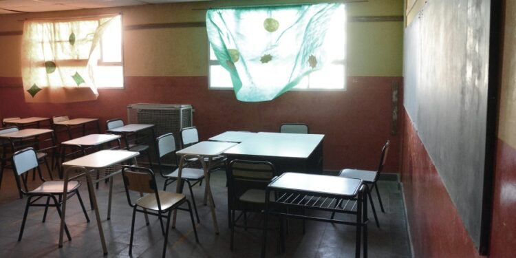 Se inició un paro docente por 48 horas en Río Negro