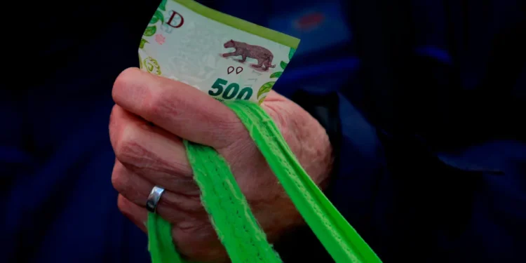 El peso argentino al borde de su triste final