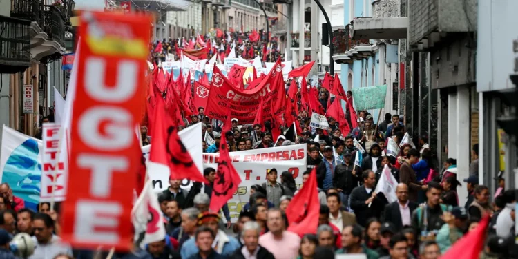 “Ollazo” en el Obelisco: piqueteros vuelven a la calle y el tránsito es un caos en el Centro porteño
