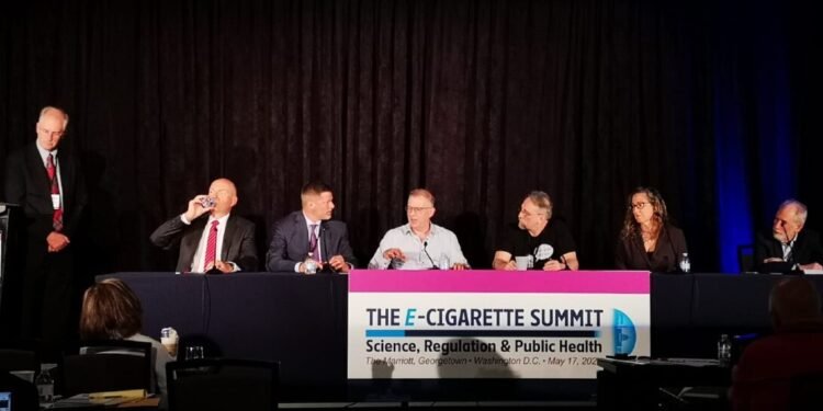 La industria del tabaco discute la creación de un futuro libre de humo