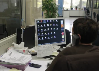 Empleo público y déficit fiscal: cayó el gasto en contratados pero subió en personal permanente