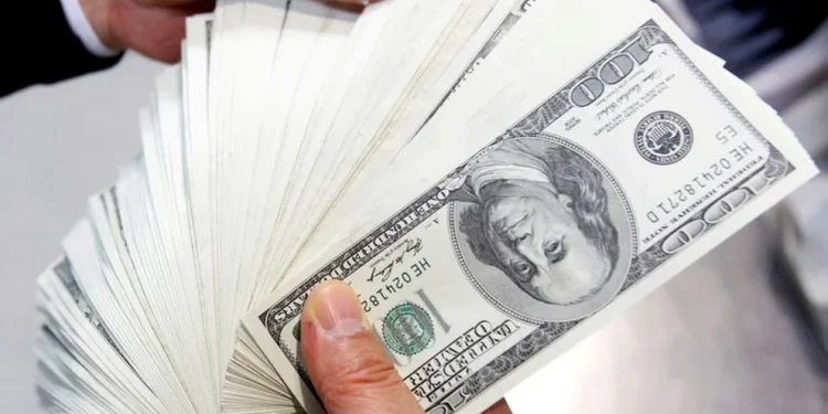 No sólo el dólar oficial: advierten que también las cotizaciones financieras están atrasadas