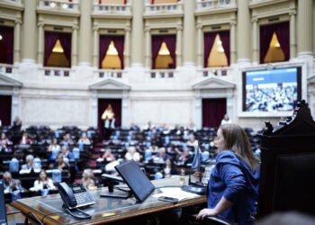 Moreau invitó a un diálogo político amplio para el período 2023 en la Cámara de Diputados