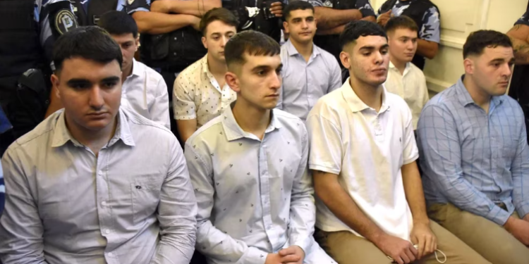 Asesinato de Fernando Báez Sosa: condenaron a cinco de los rugbiers a perpetua y a los otros tres a 15 años de prisión