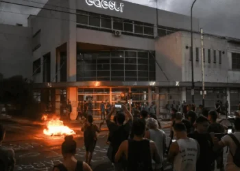 El Gobierno le pidió a la Justicia que prohíba salir del país a los directivos de Edesur