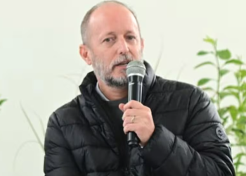 Sigue sin renunciar: Martín Insaurralde logró que le extiendan la licencia como intendente de Lomas de Zamora