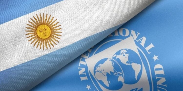 El FMI proyectó una caída en la economía argentina del 2,8%