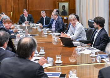 Caputo se reúne con los supermercados en el marco de una aceleración de precios en este mes