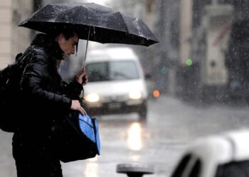 Alerta por tormentas y vientos fuertes en 11 provincias