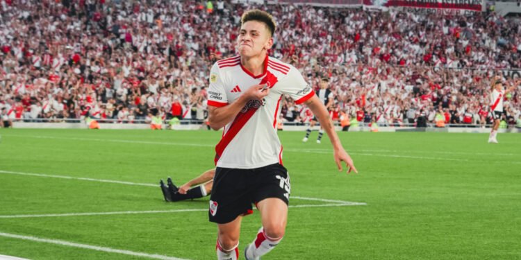 River venció a Gimnasia y recuperó el liderazgo