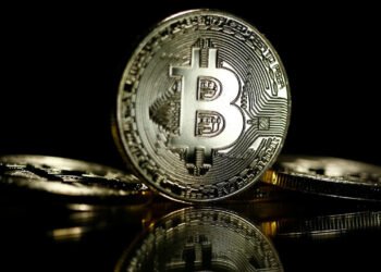 Bitcoin superó un récord histórico: rozó los 70 mil dólares