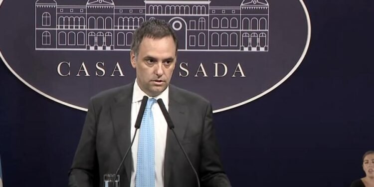 El Gobierno le respondió a la UIA ante las críticas por la apertura de las importaciones