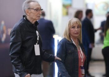 Internaron al padre de Javier Milei