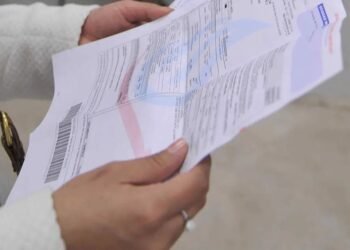 Una familia gasta más de $75 mil para abonar los impuestos