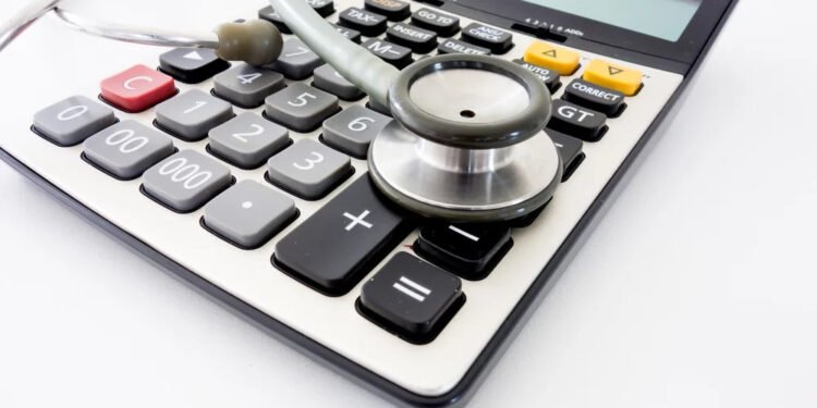 El Gobierno agrega otras cinco prepagas a la cautelar para que retrotraigan el aumento de los alimentos