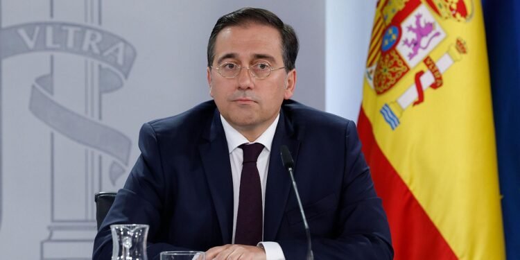 España retira definitivamente a su embajadora de Buenos Aires