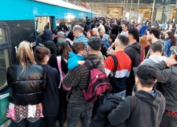 Demoras y cancelaciones en los trenes por 24 horas