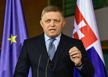 Atacaron a balazos al primer ministro de Eslovaquia: afirman que su estado es crítico