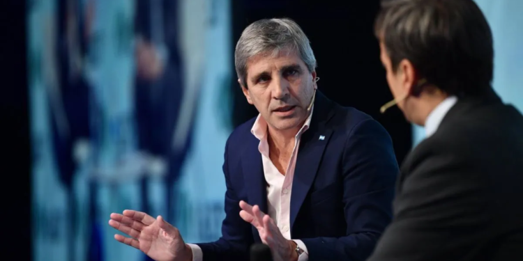 El mercado evalúa el plan de Caputo y el futuro del cepo