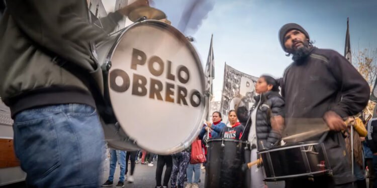 Protesta piquetera en Avellaneda: fuerte operativo de seguridad para impedir que corten el Puente Pueyrredón