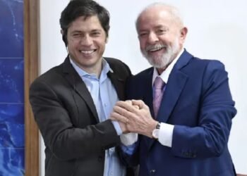 Kicillof visitó a Lula en su gabinete