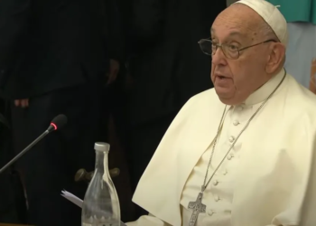 Fuerte crítica del Papa al Gobierno: “En vez de pagar la justicia social pagó el gas pimienta, le convenía”