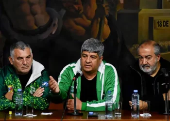 Alta tensión en la C.G.T : “siempre navegan en el río del medio”