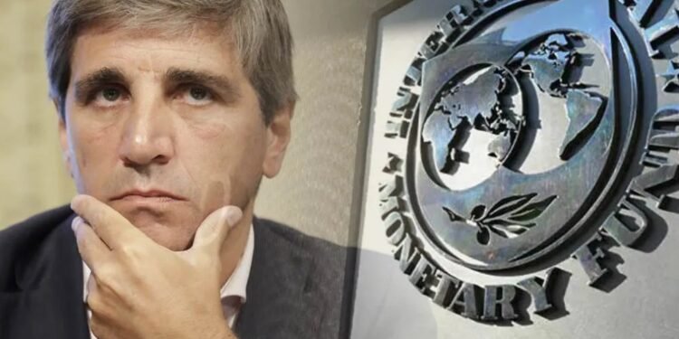 Argentina liderado por Luis Caputo negocia con FMI posible nuevo acuerdo para aliviar reservas del BCRA