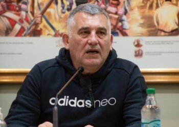 Tensión en C.G.T: Mario “Paco” Manrique oficializó su salida como secretario gremial