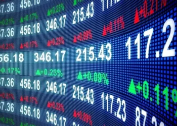 Mercados Hoy: El riesgo país se acerca a los 900 puntos y todas las variables operan en positivo