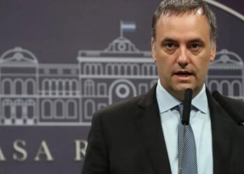 El Gobierno criticó nuevamente a los gremios docentes