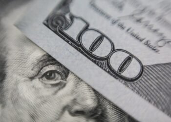 Dólar hoy en vivo: la cotización libre perforó los $1.200 y está en su menor valor de los últimos cinco meses