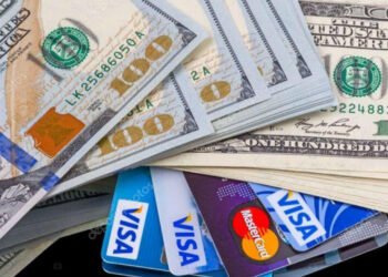 Blanqueo: CERA, el Banco Central habilitará tarjetas de débito en dólares para titulares