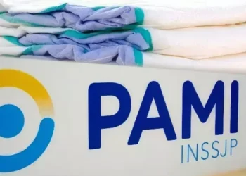 P.A.M.I y el Ministerio de Salud anuncian un acuerdo para bajar costos