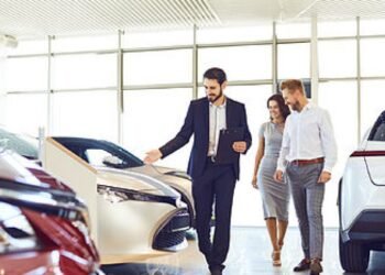 El lunes feriado tres automotrices trabajarán para recuperar la producción