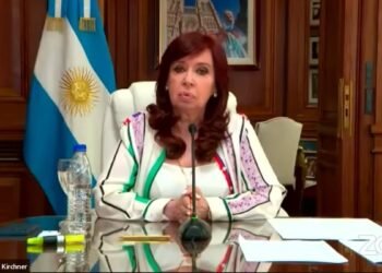 Cristina Kirchner se presentó en Comodoro Py para notificarse de la ratificación de la condena en la Causa Vialidad