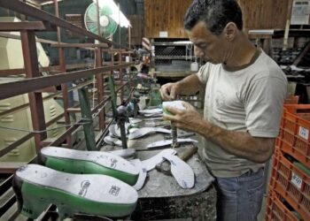 El 73,6% de los empresarios considera que el ajuste está recayendo sobre las Pymes y los trabajadores