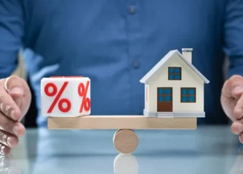 El vocero presidencial Manuel Adorni oficializó este miércoles un decreto en el que amplía las posibilidades de los préstamos hipotecarios