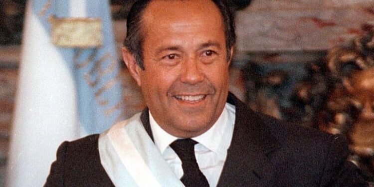 Adolfo Rodriguez Saá tuvo un paso fugaz como presidente de los Argentinos  y hoy cobra más de $16 millones de jubilación