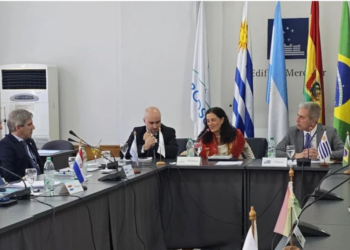 En la reunión de Ministros de Economía del Mercosur, Caputo pidió liberar los acuerdos de libre comercio