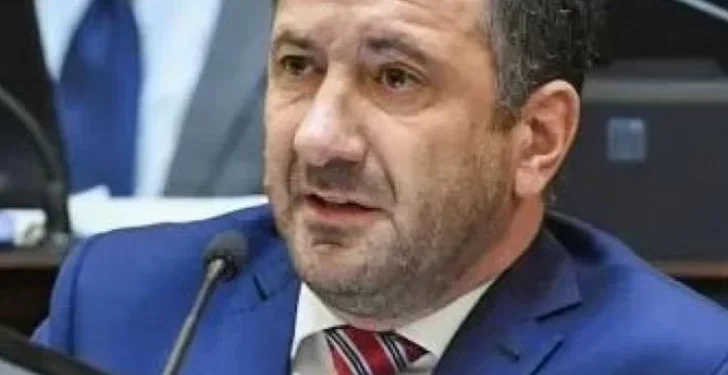 Los bloques del PRO y de la UCR se reúnen mañana en el Senado para definir si apoya la expulsión Edgardo Kueider