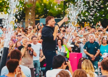 Leandro Santoro apuntó contra Javier Milei y Jorge Macri en un acto en Chacarita